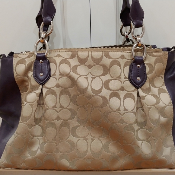 Coach purse and matching billfold - Picture 6 of 8